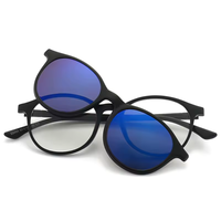 ブラックフレーム / ブルーミラーレンズ